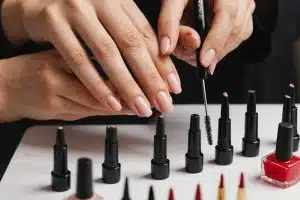 Matériel pour professionnels des ongles et des cils chez inaka